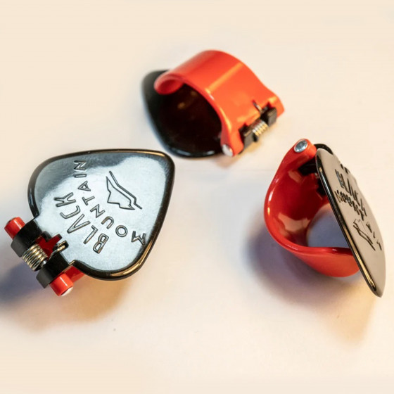 Black Mountain Thumb Pick Medium Zurdos