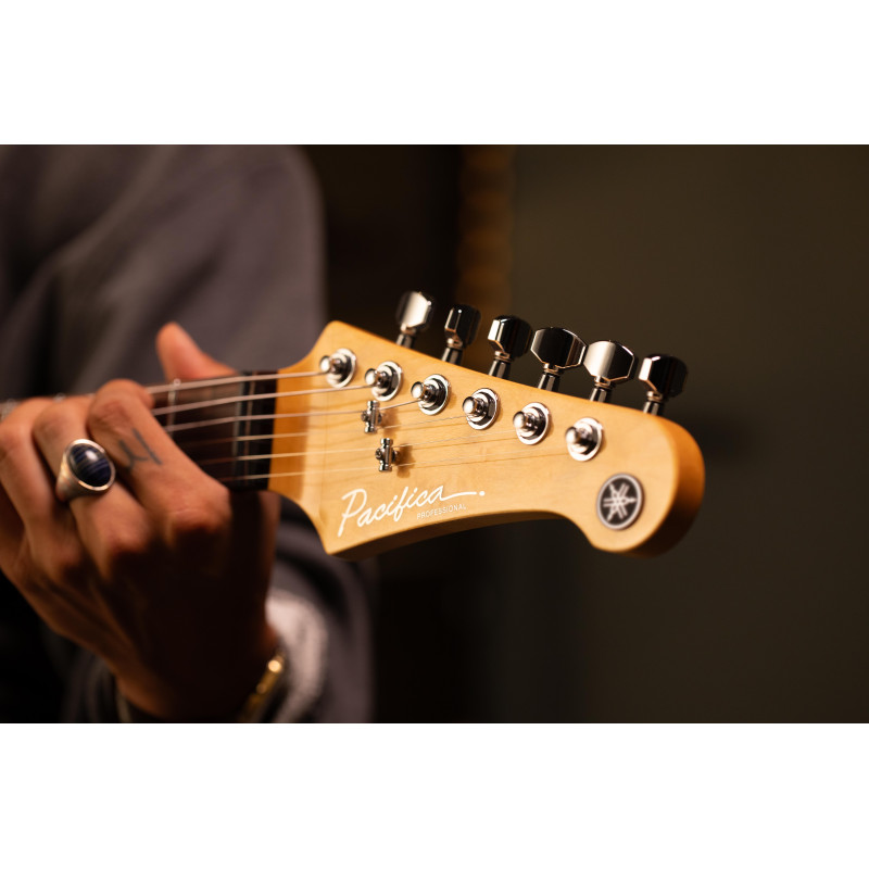 Yamaha Pacifica Professional RW Shell White