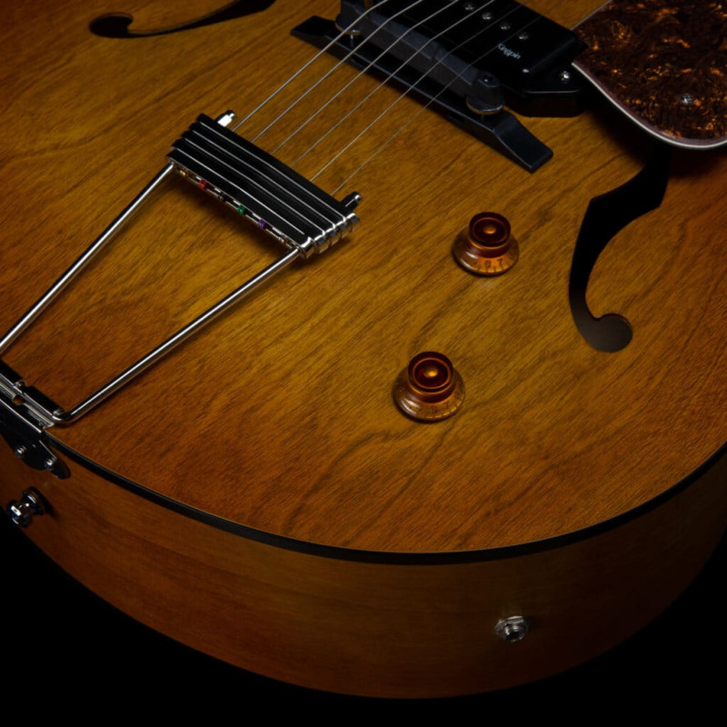 Godin 5th Avenue Jumbo P90 Crimson Red